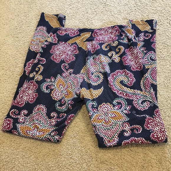 Lularoe leggings - OS - Picture 1 of 4